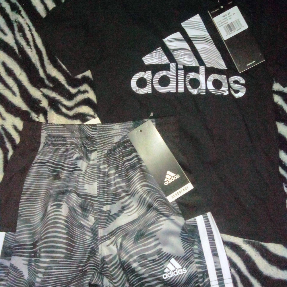 Boys Adidas 2T